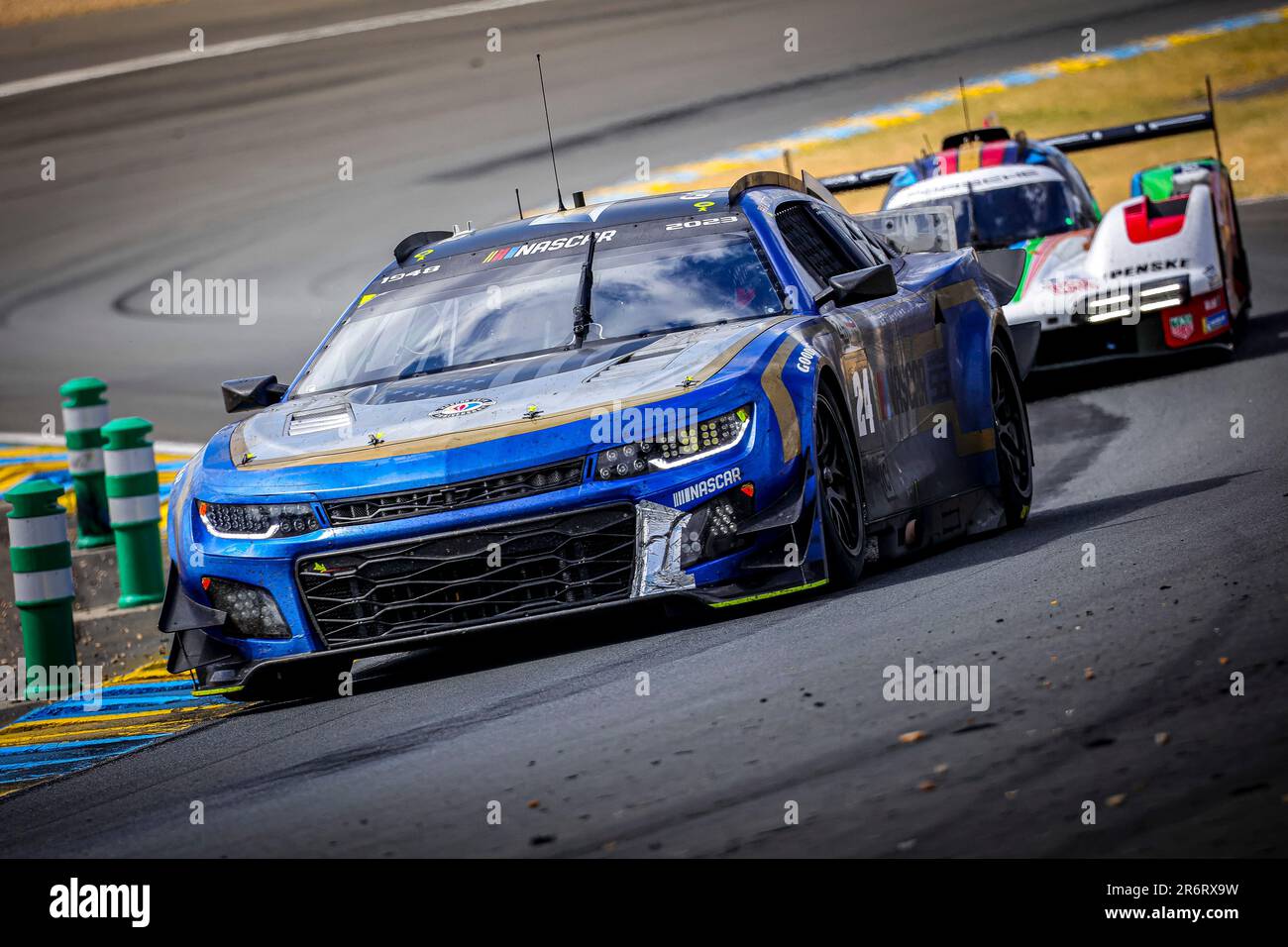 Le Mans, Frankreich. 11. Juni 2023. 24 JOHNSON Jimmie (usa), ROCKENFELLER Mike (ger), BUTTON Jenson (gbr), Hendrick Motorsports, Chevrolet Motorsports, Aktion während der 24 Stunden von Le Mans 2023 auf dem Circuit des 24 Heures du Mans vom 10. Bis 11. Juni 2023 in Le Mans, Frankreich - Photo Paulo Maria/DPPI Credit: DPPI Media/Alamy Live News Stockfoto