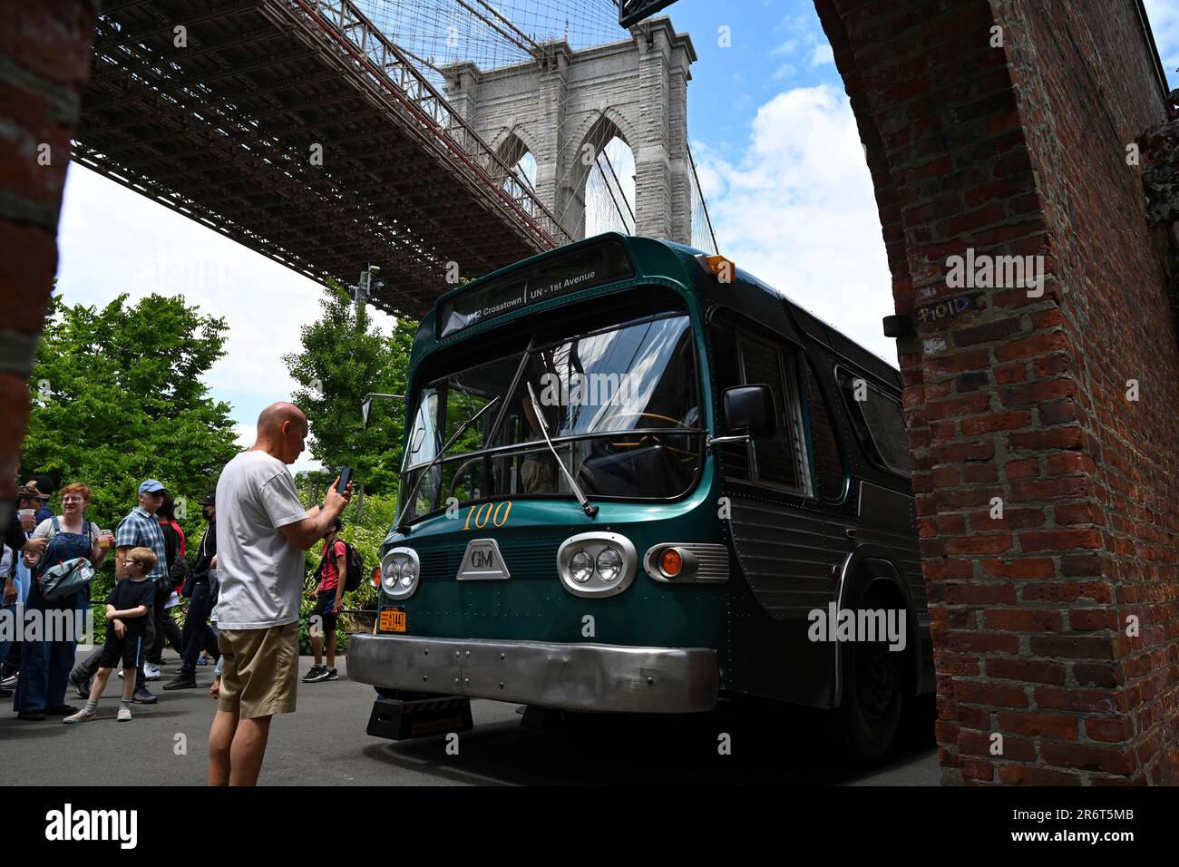 Photo by NDZ/STAR MAX/IPx 2023 6/10/23 People tour vintage buses