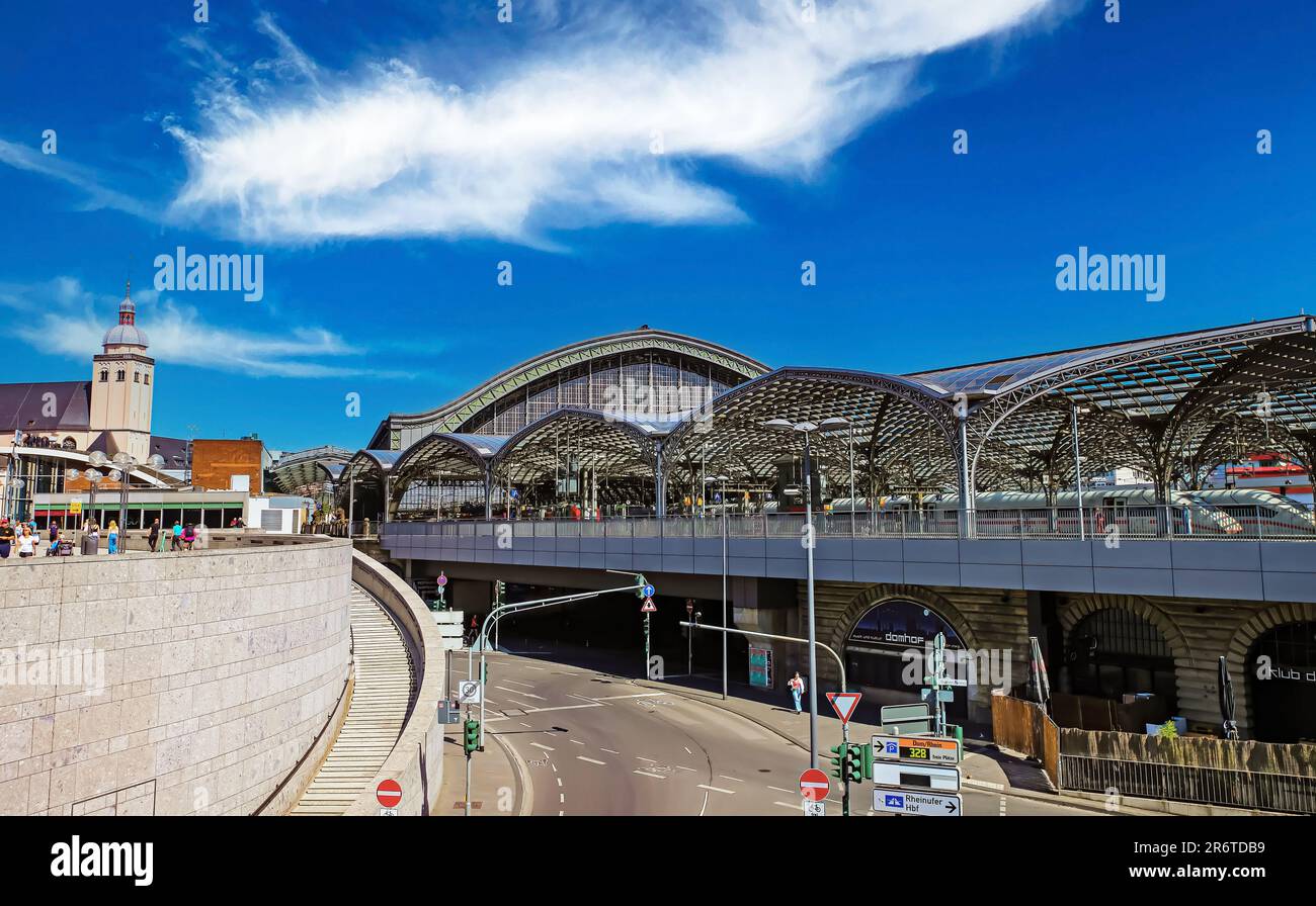 Köln (Köln, Chargesheimer Platz), Deutschland - Juni 6. 2023: Straße zum Hauptbahnhof Stockfoto