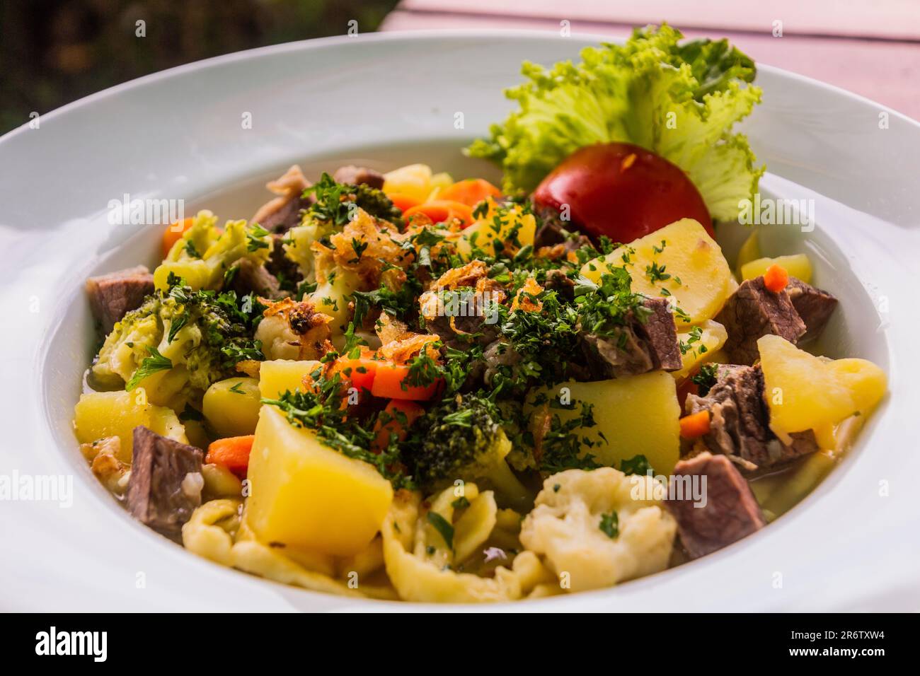 Gaisburger Marsch (März von Gaisburg), traditioneller schwäbischer Rindereintopf, Deutschland Stockfoto