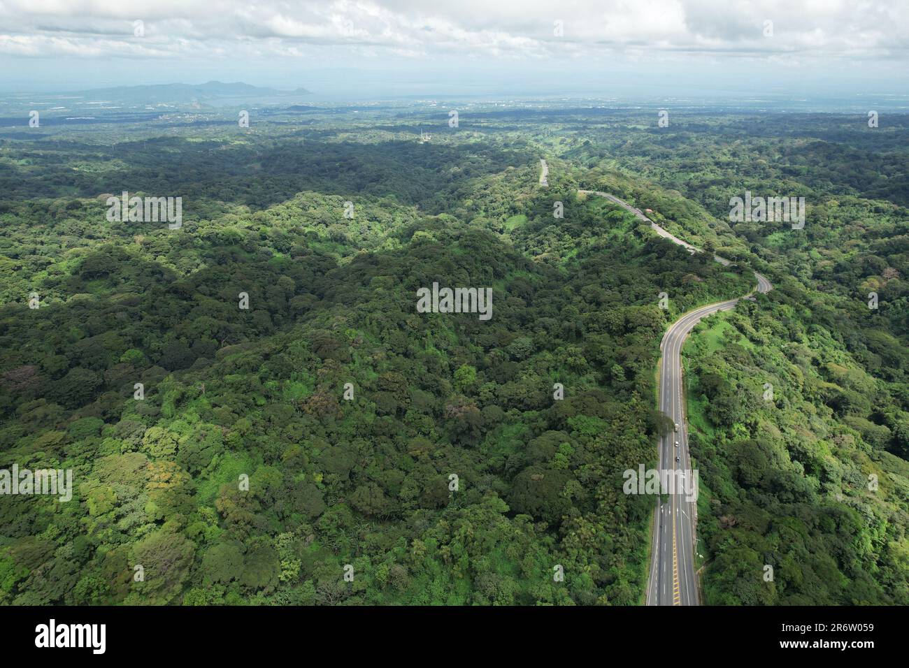 Berggrüne Waldlandschaft aus der Vogelperspektive in Nicaragua Stockfoto