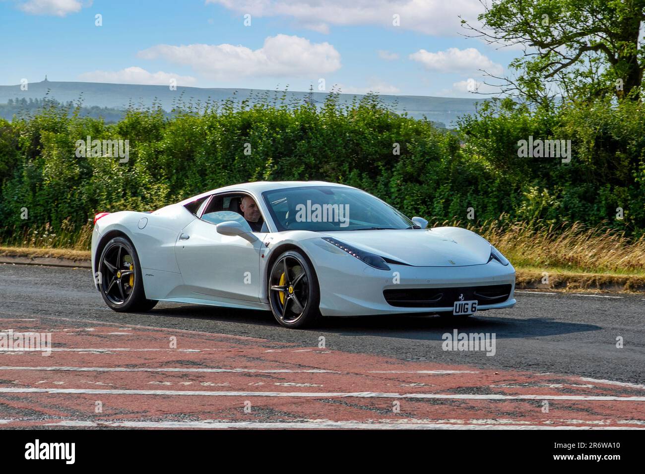 2013 White Ferrari 458 Italia DCT S-A Coupé auf der Classic & Performance Motor Show im Hoghton Tower Stockfoto