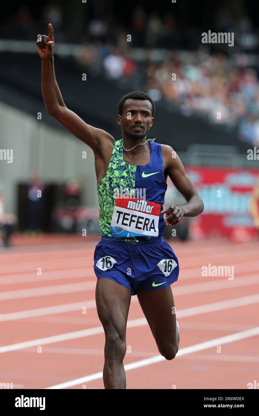 Samuel TEFERA (Äthiopien) feiert den Sieg im Emsley Carr Mile Final bei der 2019, IAAF Diamond League, Jubiläumsspiele, Queen Elizabeth Olympic Park, Stratford, London, Großbritannien. Stockfoto