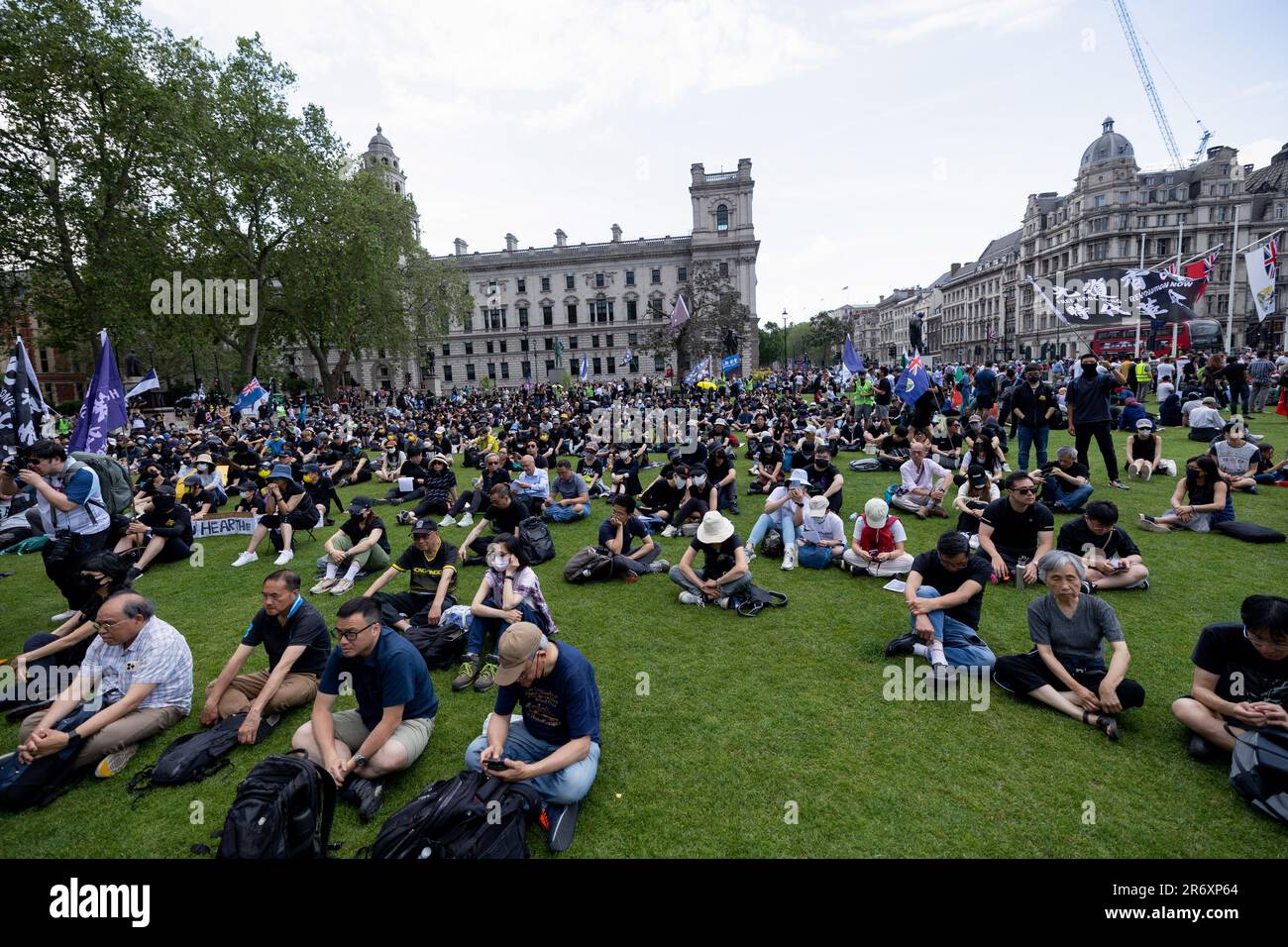 London, Großbritannien. 11. Juni 2023. Demonstranten werden während der Kundgebung am Parlamentsplatz gesehen. Am Parliament Square versammelten sich Londoner Einwohner zum 4. Jahrestag der Pro-Demokratiebewegung Hongkongs. Kredit: SOPA Images Limited/Alamy Live News Stockfoto