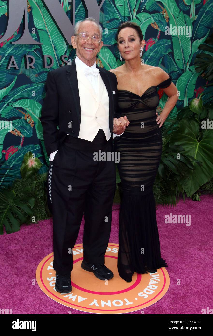 New York, New York, USA. 11. Juni 2023. Joel Grey und Jennifer Grey bei den jährlichen Tony Awards 76. im United Palace Theater am 11. Juni 2023 in New York City. Kredit: Rw/Media Punch/Alamy Live News Stockfoto