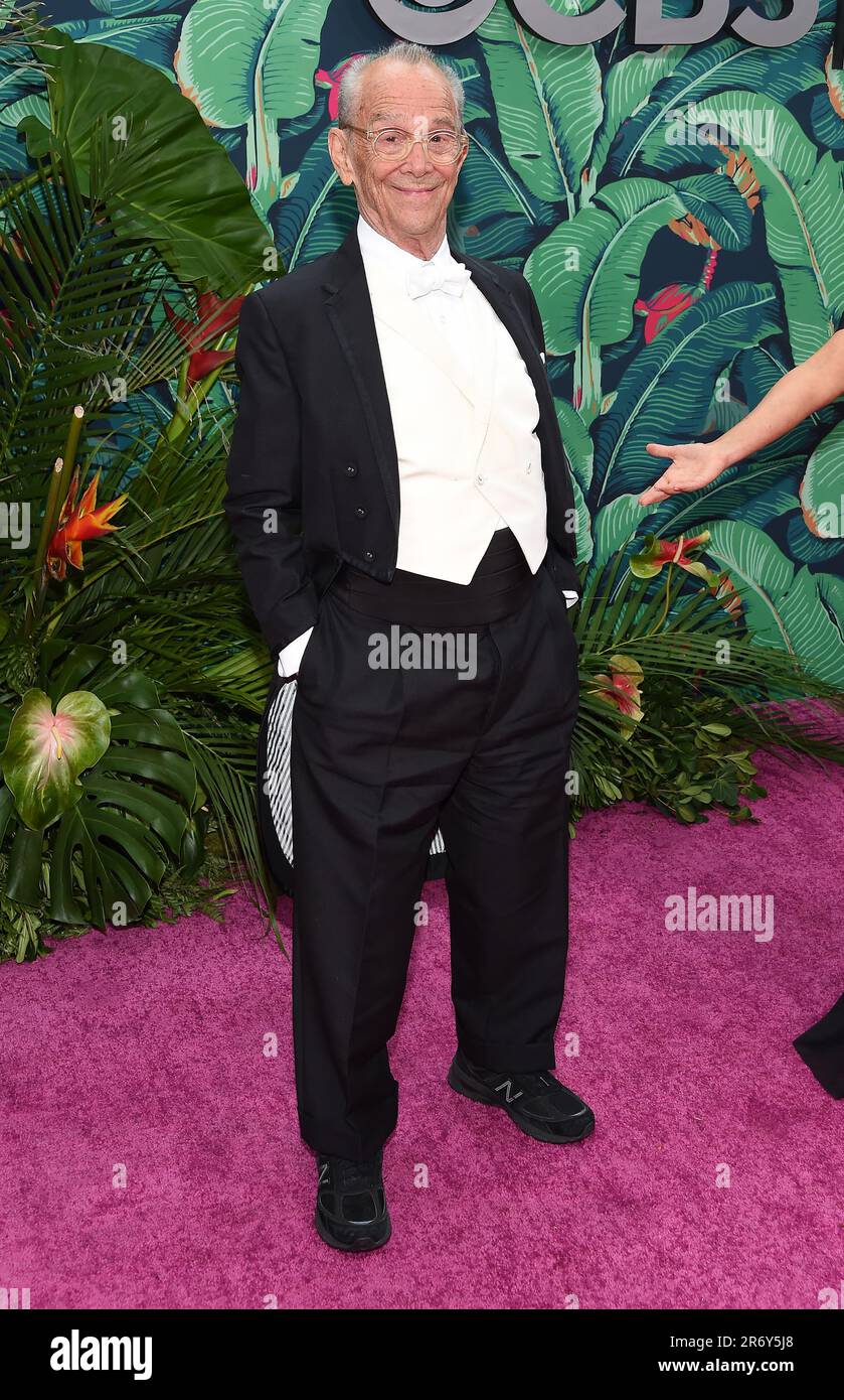 New York City, USA. 11. Juni 2023. Joel Grey trifft am 11. Juni 2023 im United Palace Theater in New York City, NY, bei den 76. Annual Tony Awards ein © Lisa OConnor/AFF-USA.com Kredit: AFF/Alamy Live News Stockfoto
