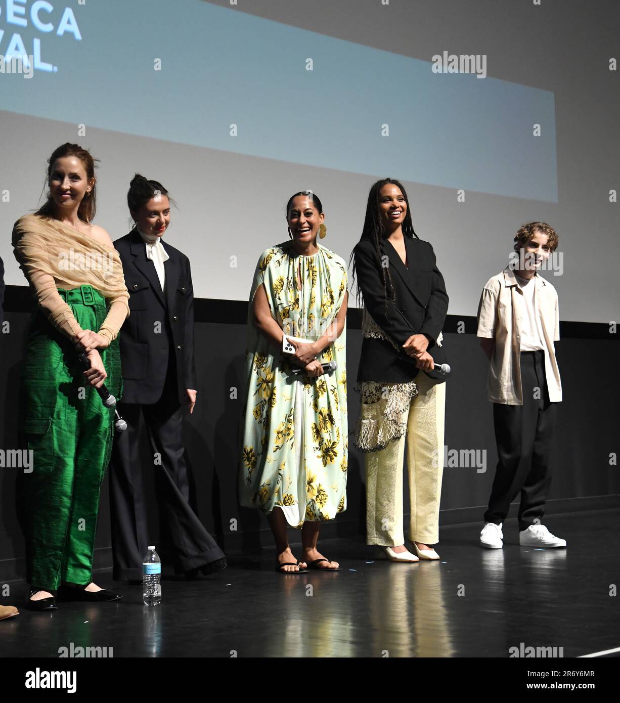 11. Juni 2023, New York, New York, USA: Roxine Helberg, Bel Powley, Tracee Ellis Ross, Nesta Cooper und Jacob Tremblay auf der Bühne beim Tribeca Film Festival 2023: 'Cold Copy' World Premiere Q & A im SVA Theatre in New York. (Kreditbild: © Photo Image Press via ZUMA Press Wire) NUR ZUR REDAKTIONELLEN VERWENDUNG! Nicht für den kommerziellen GEBRAUCH! Stockfoto