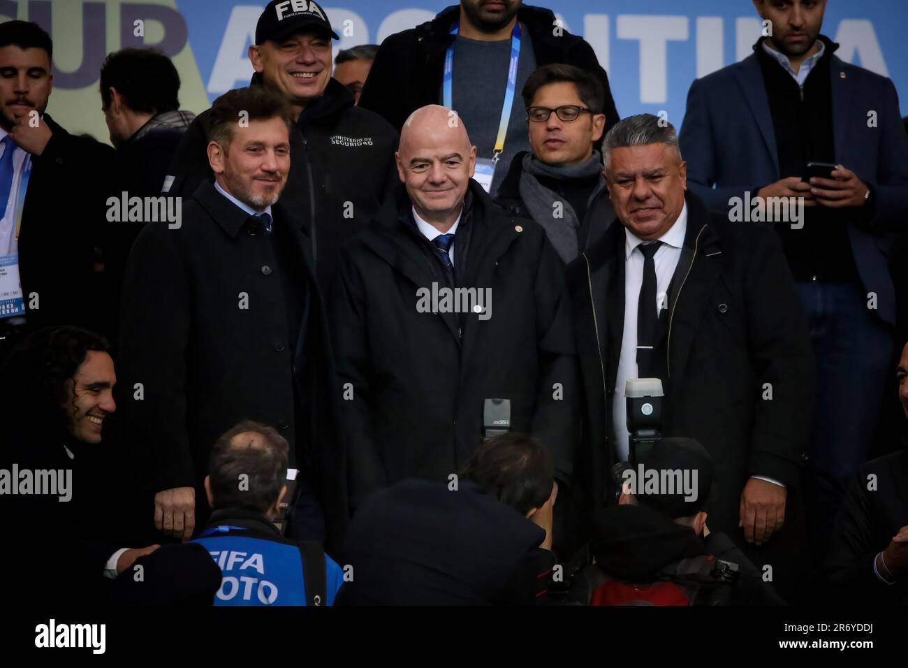 La Plata, Argentinien. 11. Juni 2023. Alejandro Dominguez, Präsident der CONMEBOL (L), Gianni Infantino, Präsident der FIFA (C) und Claudio Tapia, Präsident der AFA (R), stellen sich vor dem Spiel Uruguay gegen Italia im Rahmen der Weltmeisterschaft U20 Argentinien 2023 – Endspiel im Estadio Unico „Diego Armando Maradona“. Endergebnis: Uruguay 1 - 0 Italia (Foto: Roberto Tuero/SOPA Images/Sipa USA) Gutschrift: SIPA USA/Alamy Live News Stockfoto