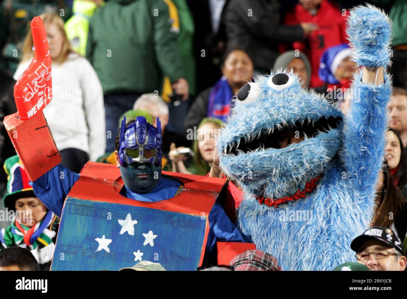 Fans erwarten den Beginn des Spiels Samoa gegen Südafrika Pool D der Rugby-Weltmeisterschaft 2011, North Harbour Stadium, Auckland, Neuseeland, 30. September 2011. Stockfoto