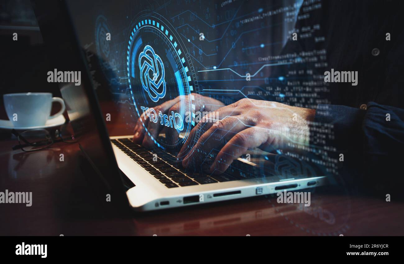 Posen, Polen, 10. Juni 2023: ChatGPT Open ai Chat bot-Symbol und Mann, der eine Computertastatur eingibt. Laptop in der Hand. Netzwerk, Cyber-Technologie und Backgr Stockfoto