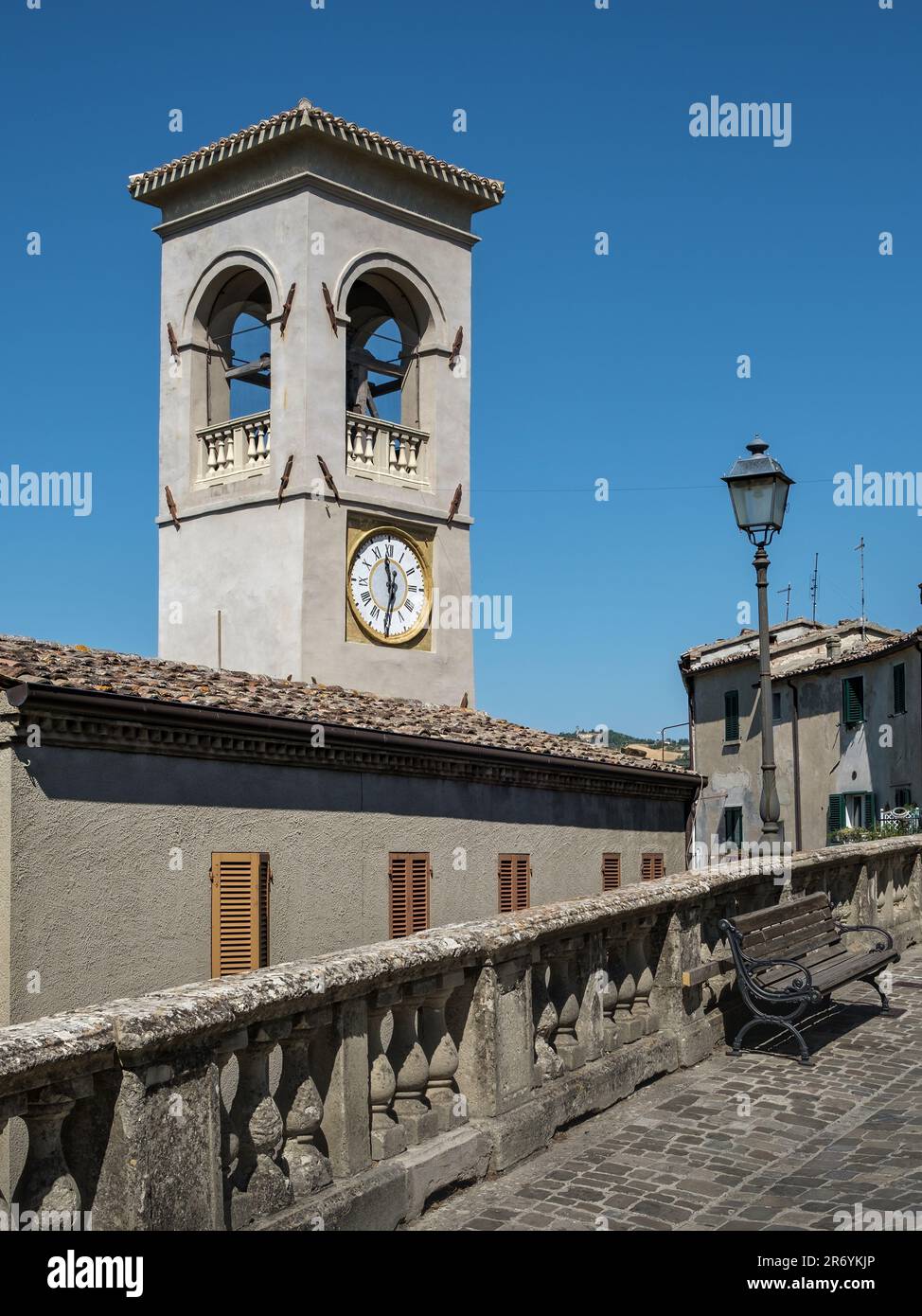 Das alte mittelalterliche Dorf Sassocorvaro in der Region Marken in Mittelitalien Stockfoto