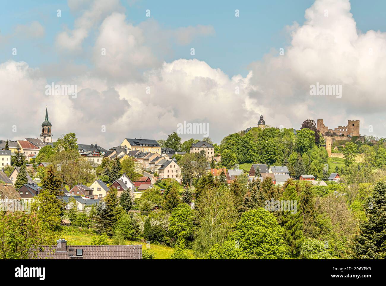 Dorf und Schloss Frauenstein im östlichen Erzgebirge, Sachsen, Deutschland Stockfoto