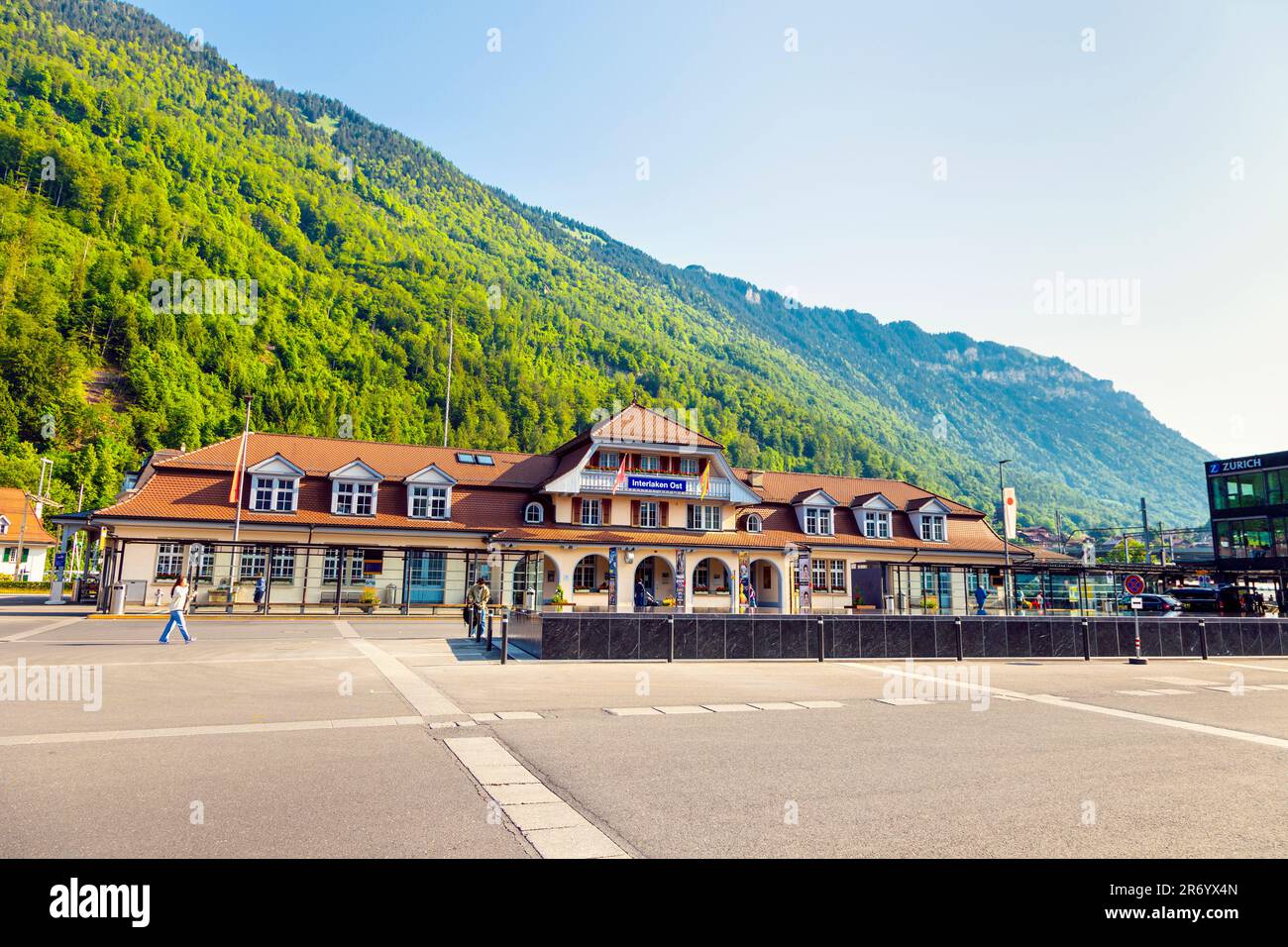 Außenansicht des Bahnhofs Interlaken Ost, Interlaken, Schweiz Stockfoto