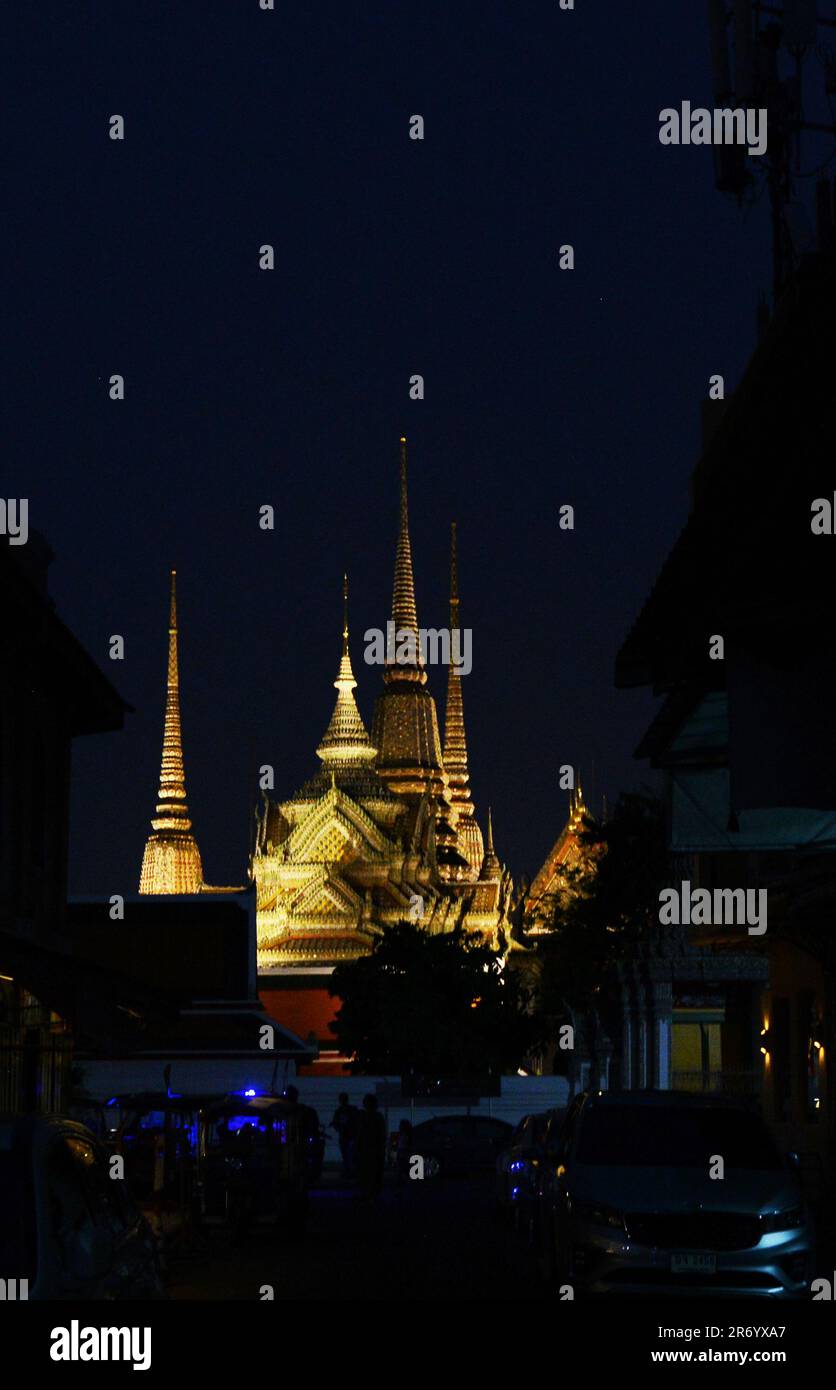 Wat Pho bei Nacht. Bangkok, Thailand. Stockfoto