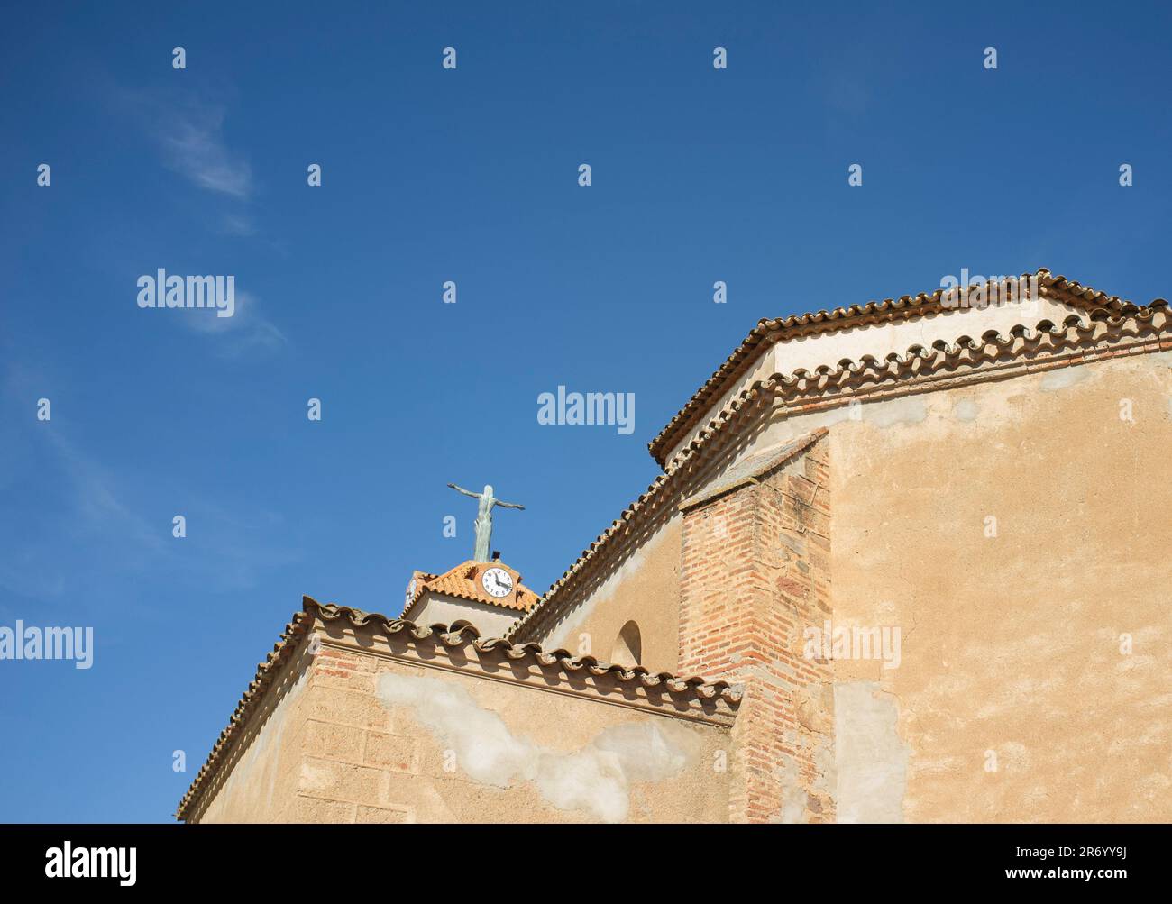 Solana de los Barros, Spanien - 29. September 2021: Pfarrkirche Santa Maria Magdalena, Solana de los Barros, Badajoz, Extremadura, Spanien Stockfoto