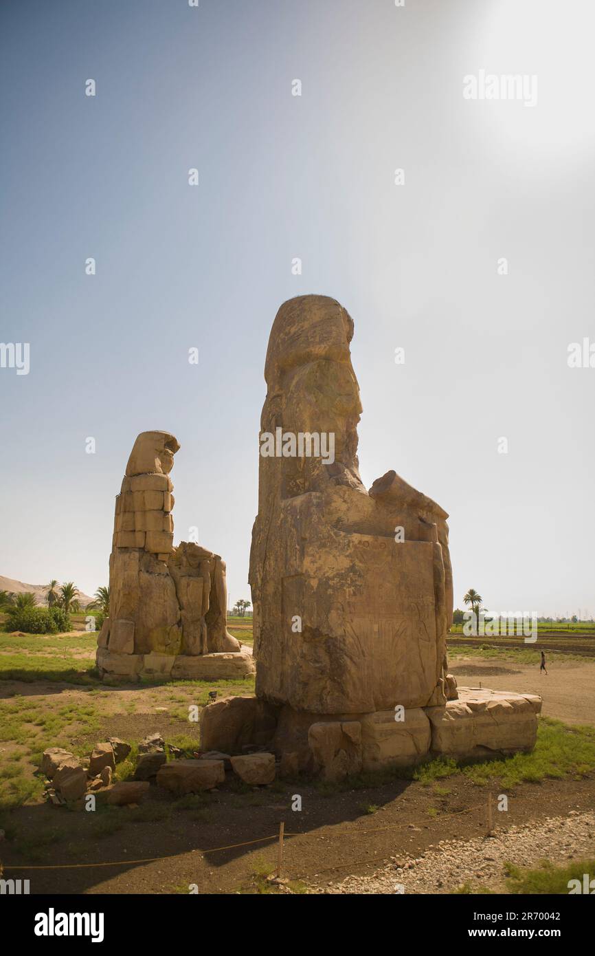 Zwillingsstatuen der Memnonkolosse in Luxor, Ägypten. Die Nekropole von Theban Stockfoto