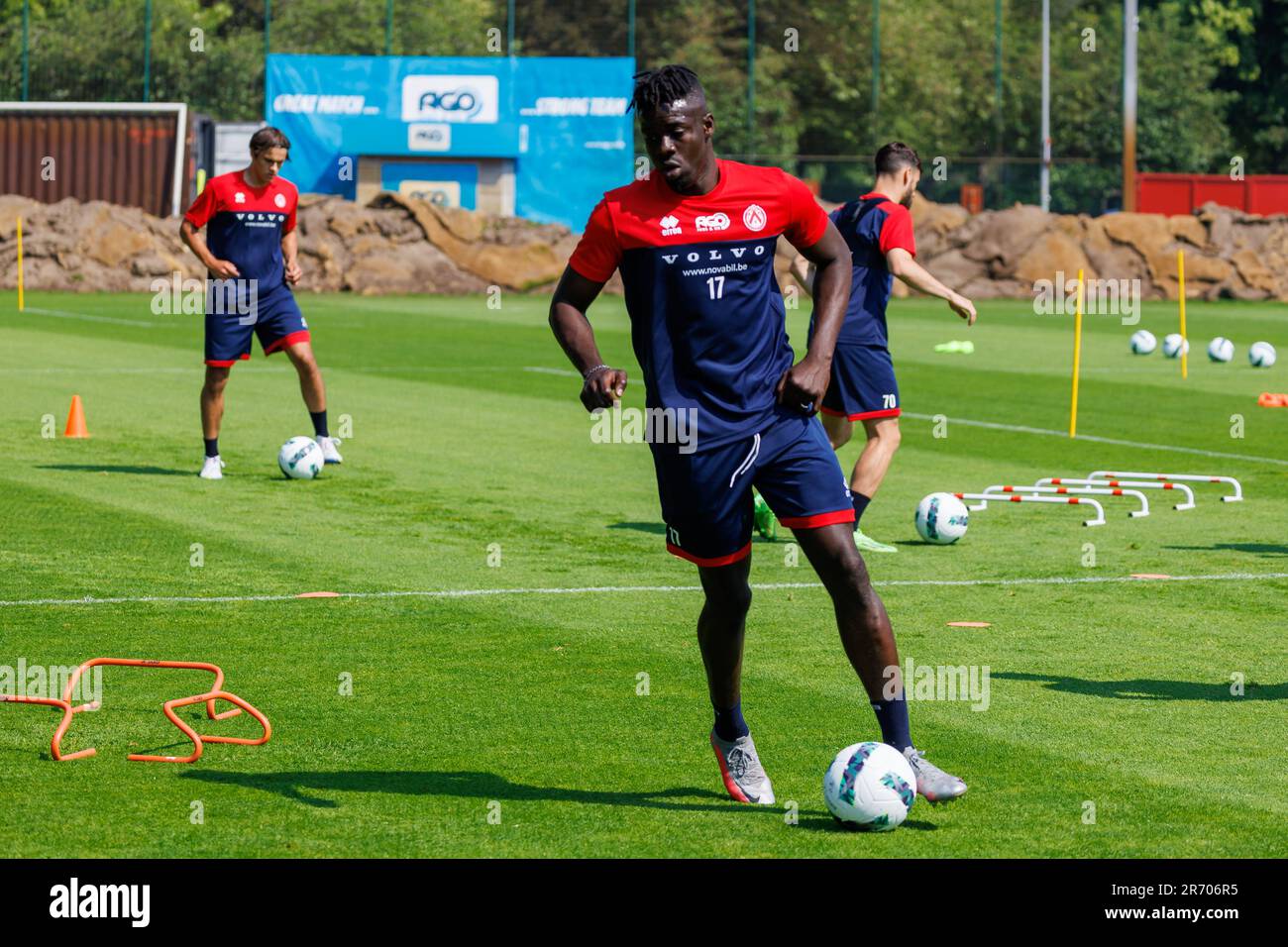 Kortrijk, Belgien. 12. Juni 2023. Kortrijks Pape Habib Gueye, das während der ersten Trainingseinheit der Saison 2023-2024 in Aktion gezeigt wurde, der belgischen Fußballmannschaft KV Kortrijk, erster Liga, Montag, den 12. Juni 2023 in Kortrijk. BELGA FOTO KURT DESPLENTER Kredit: Belga News Agency/Alamy Live News Stockfoto
