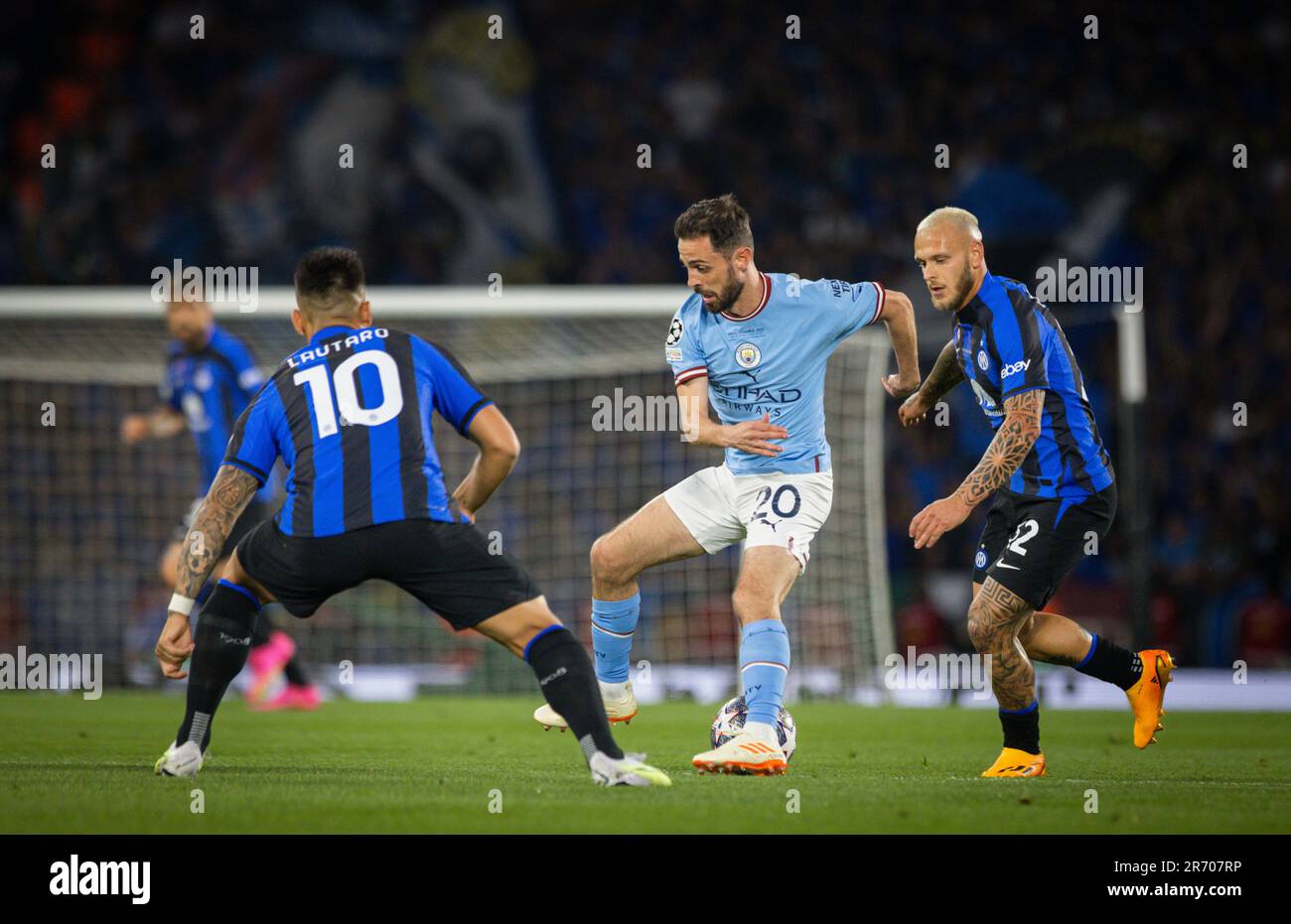 Istanbul, Türkei. 10. Juni 2023. Bernardo Silva (Stadt), Lautaro Martinez, Federico Dimarco (Inter) Manchester City – Inter Mailand UEFA Champions Lea Stockfoto