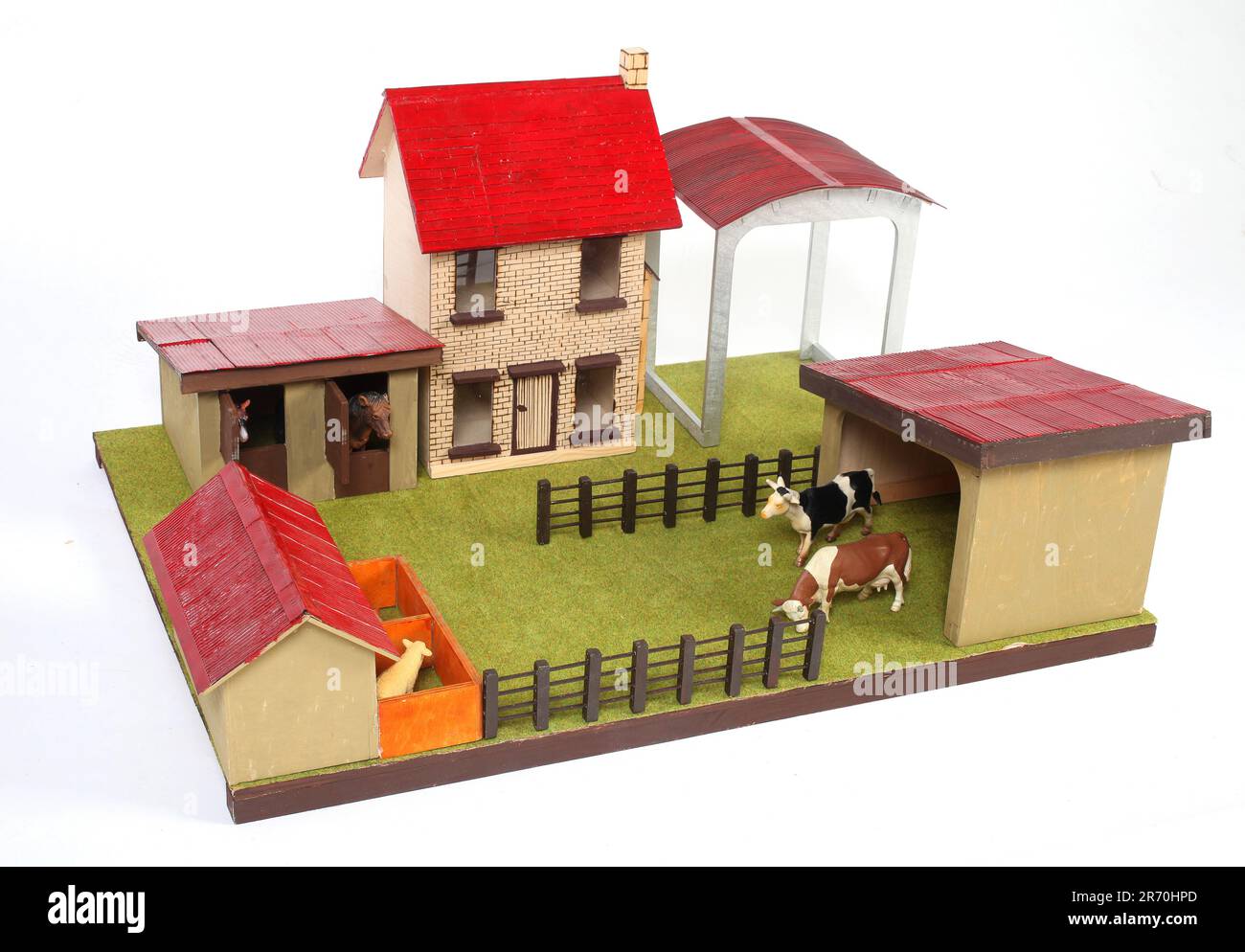Ein hölzernes Bauernhofspielzeug mit Tieren Stockfoto
