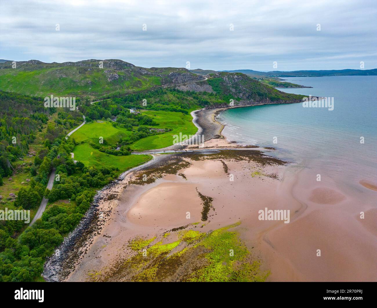 Luftaufnahme der Küste an der Gruinard Bay in Wester Ross, Schottland, Großbritannien Stockfoto