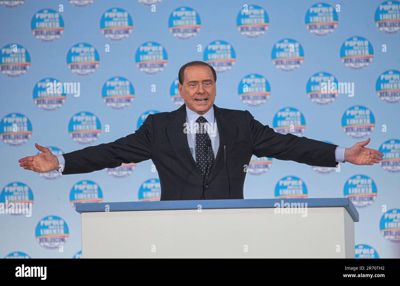 Silvio Berlusconi, Führer von Forza Italia, während einer Pressekonferenz im Wahlkampf. Turin, Italien - März 2010 Stockfoto