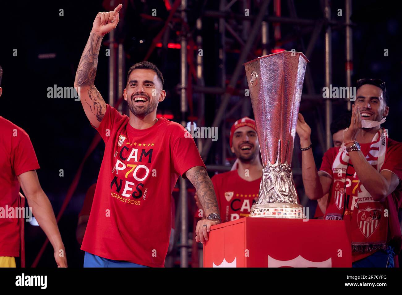 Sevilla, Spanien. 01., Juni 2023. Suso vom FC Sevilla feiert mit den