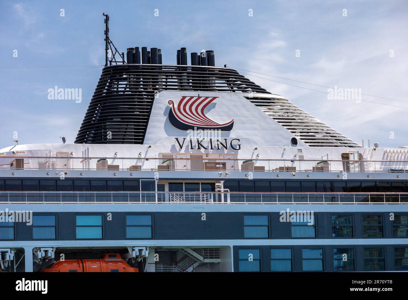 Viking Octantis Expedition Kreuzfahrtschiff In Port Colborne Ontario, Kanada, Teil Des Welland Kanals, Der Den Eriesee Mit Dem Ontariosee Verbindet Stockfoto