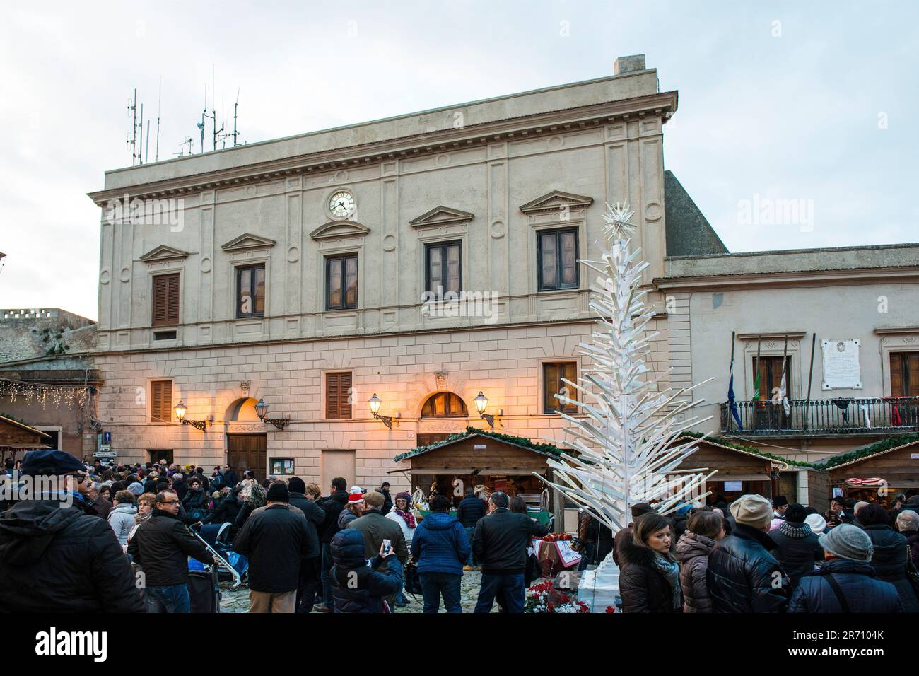 Italien. Sizilien. Erice. Piazza della Loggia Stockfoto