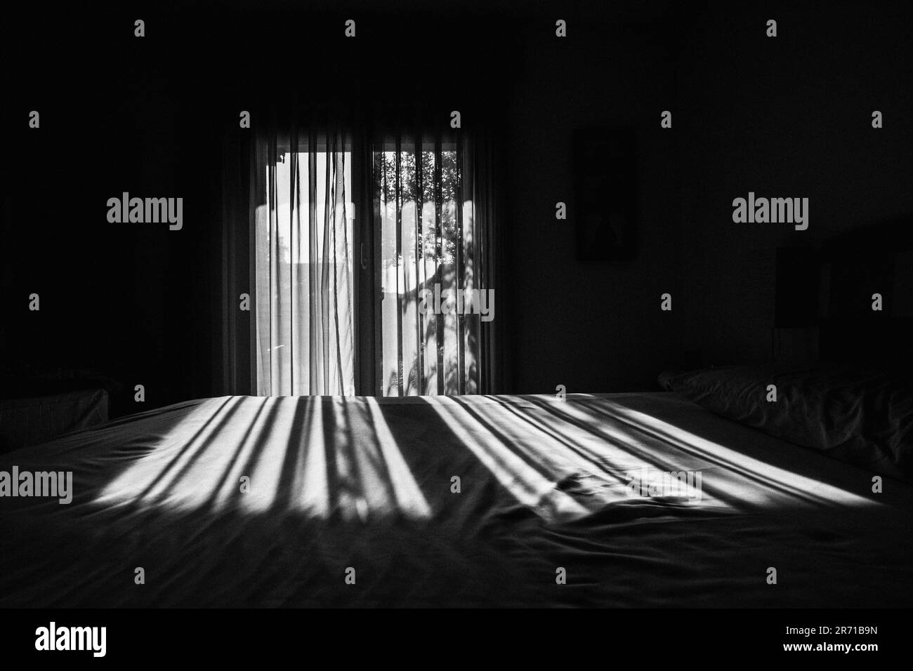 Licht und Schatten in einem Raum Stockfoto