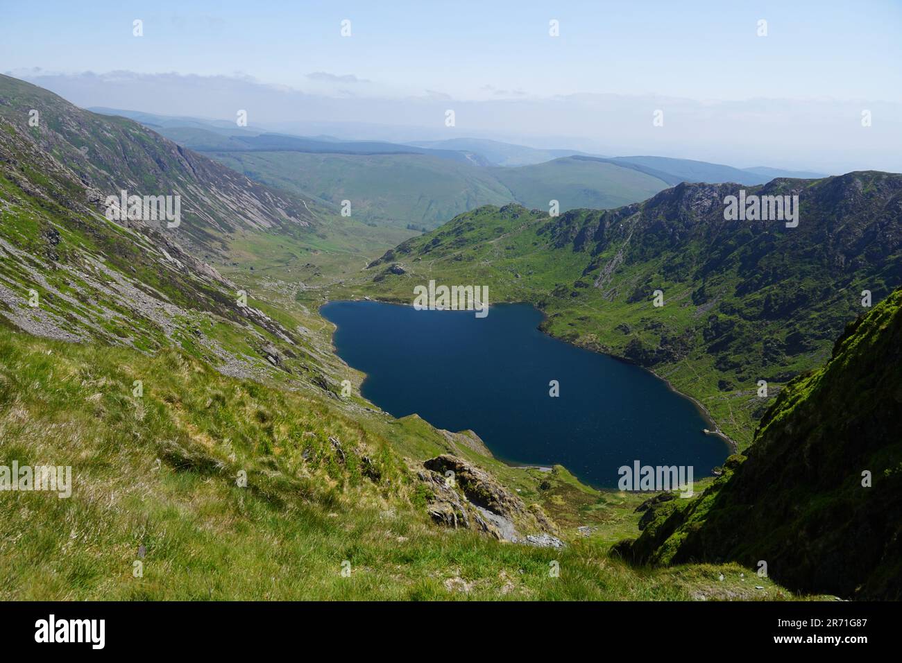 Llyn Cau - Blick von Craig Cau, Cader Idris, Eryri Nationalpark, Wales Stockfoto