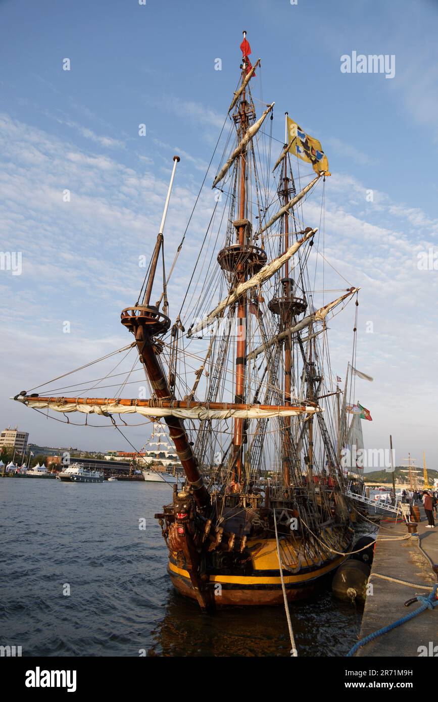 Rouen, Frankreich. 11. Juni 2023. Fregatte Shtandart (Russland) - Zusammenkunft von Großschiffen, Booten und Militärschiffen für die achte Ausgabe der Armada Stockfoto