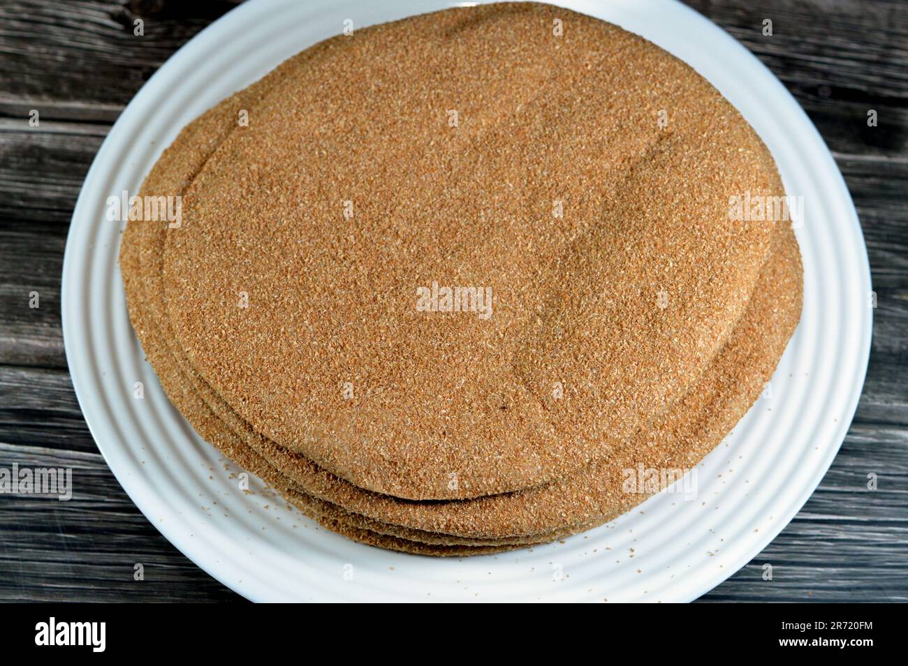 Braunes gebackenes Pitta-Fladenbrot, hauptsächlich aus Kleie ...