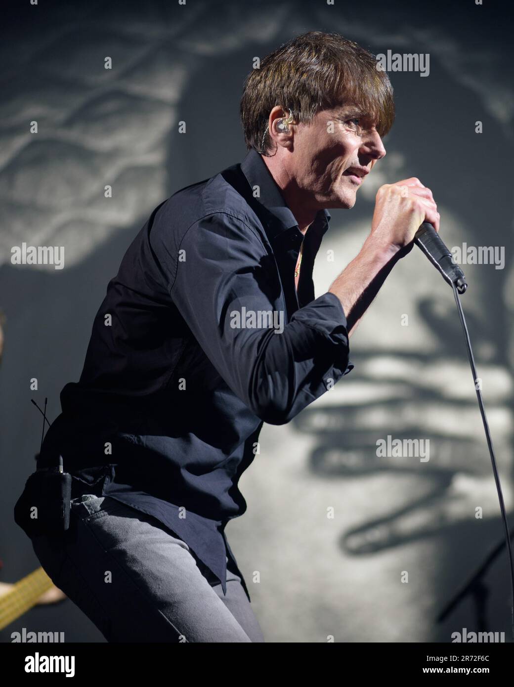 Oxford, Großbritannien. 11. Juni 2023. Wildleder - Brett Anderson - Kite Festival Oxfordshire - 11. Juni 2023 Kredit: Graham Tarrant/Alamy Live News Stockfoto