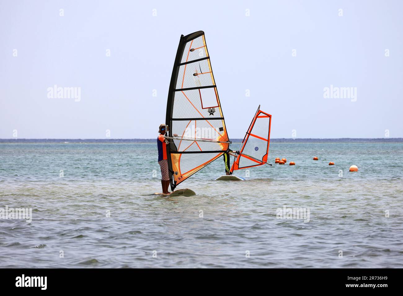 Leute Windsurfer im Roten Meer, Wassersport Stockfoto