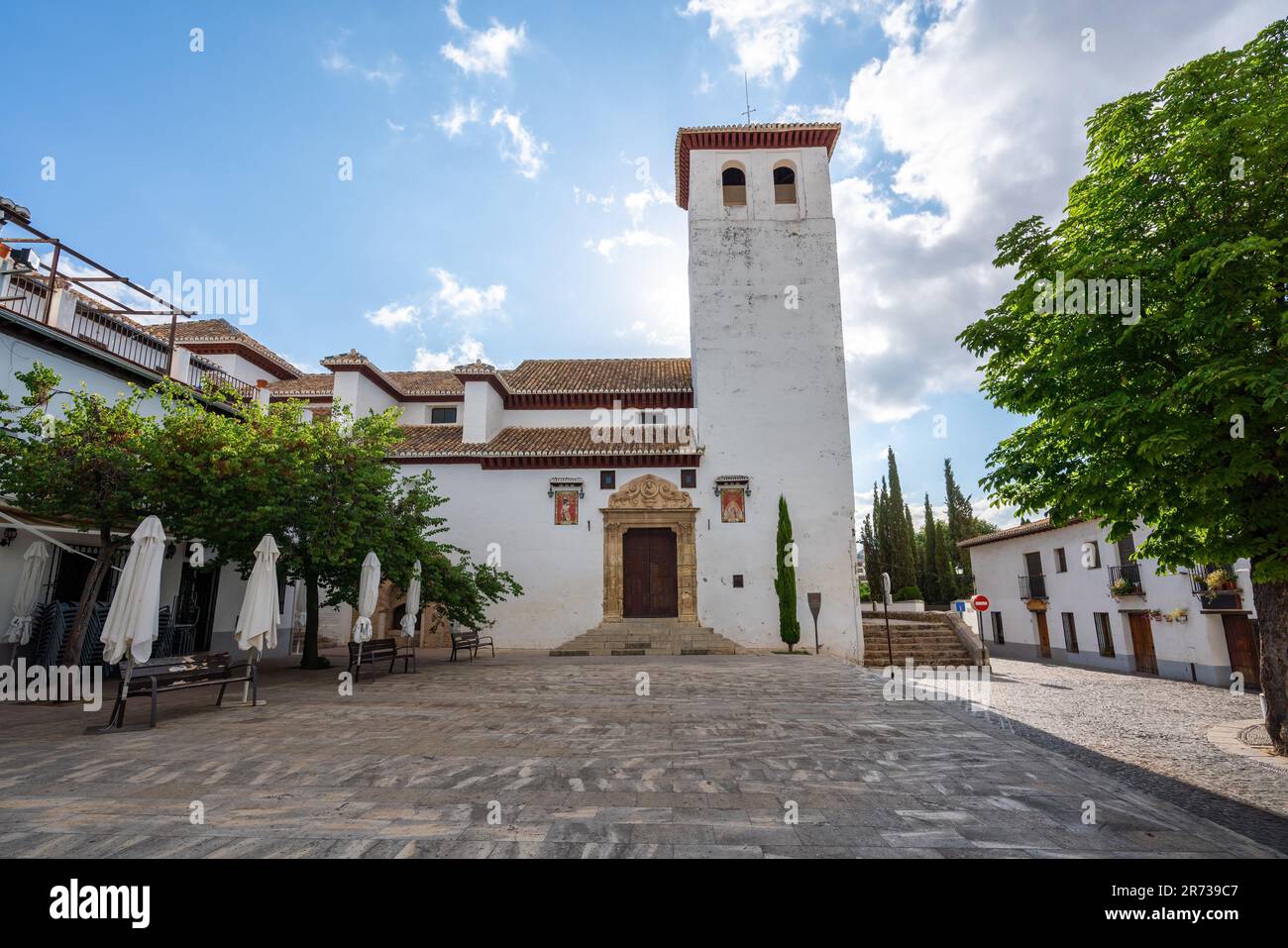 San Miguel Bajo Kirche im Albaicin Viertel - Granada, Andalusien, Spanien Stockfoto