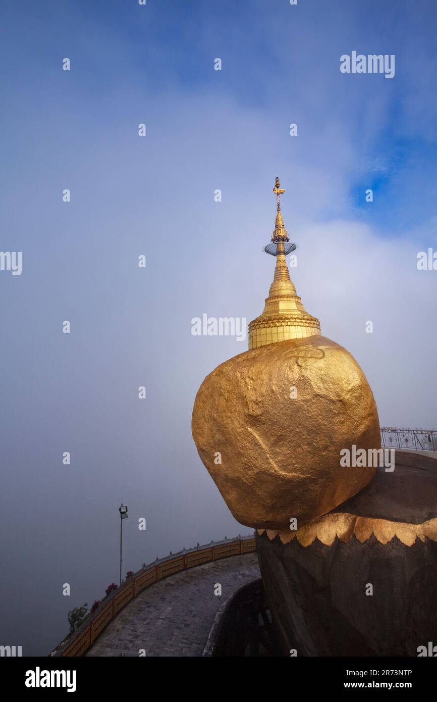 Kyaiktiyo Pagoda (Goldener Felsen), Mon State, Myanmar. Stockfoto