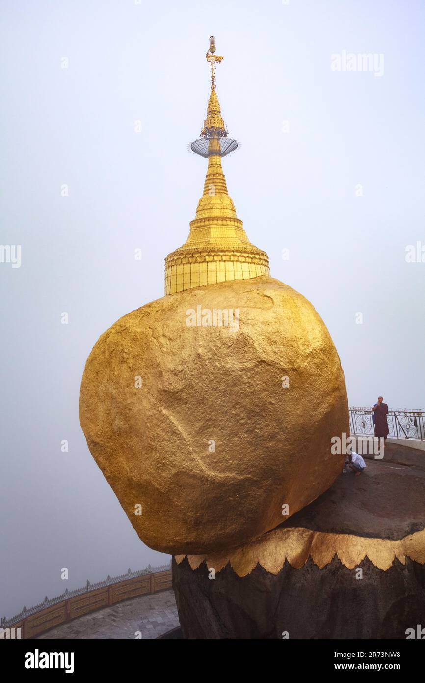 Kyaiktiyo Pagoda (Goldener Felsen), Mon State, Myanmar. Stockfoto