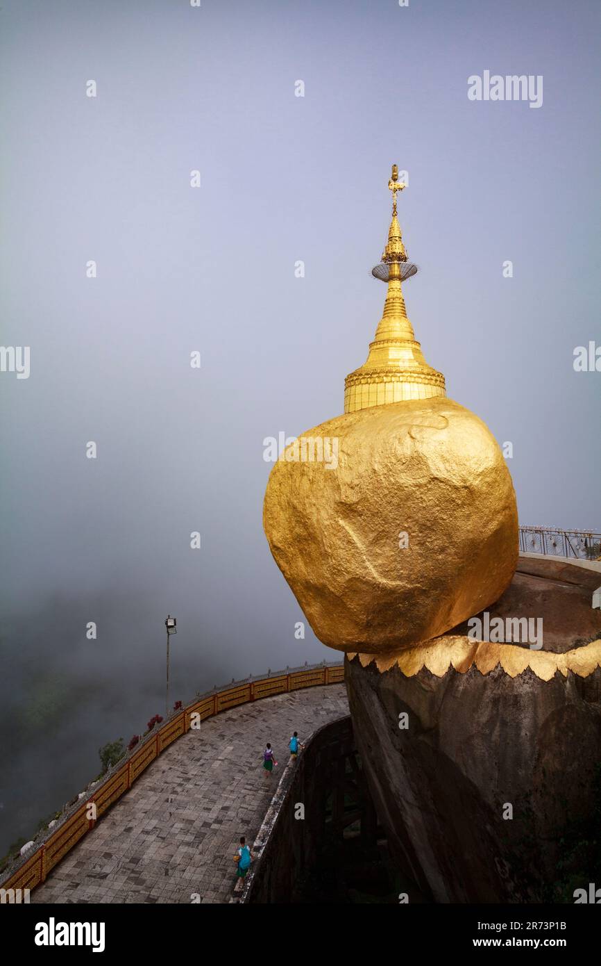 Kyaiktiyo Pagoda (Goldener Felsen), Mon State, Myanmar. Stockfoto