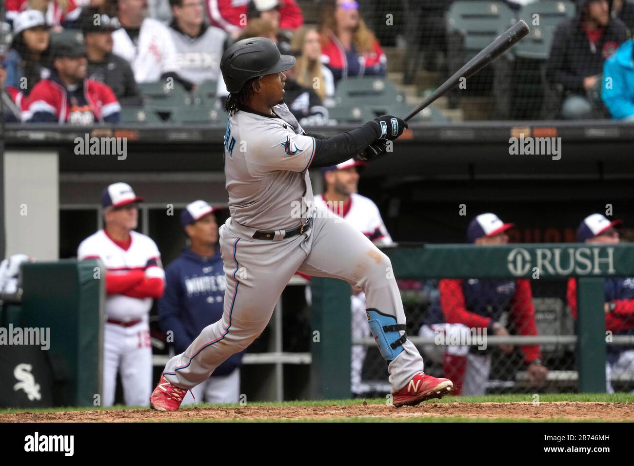 Miami Marlins' Jean Segura hits a solo home run during the ninth inning of a baseball game against the Chicago White Sox in Chicago, Sunday, June 11, 2023. The Marlins won 6-5. (AP Photo/Nam Y. Huh) Stockfoto
