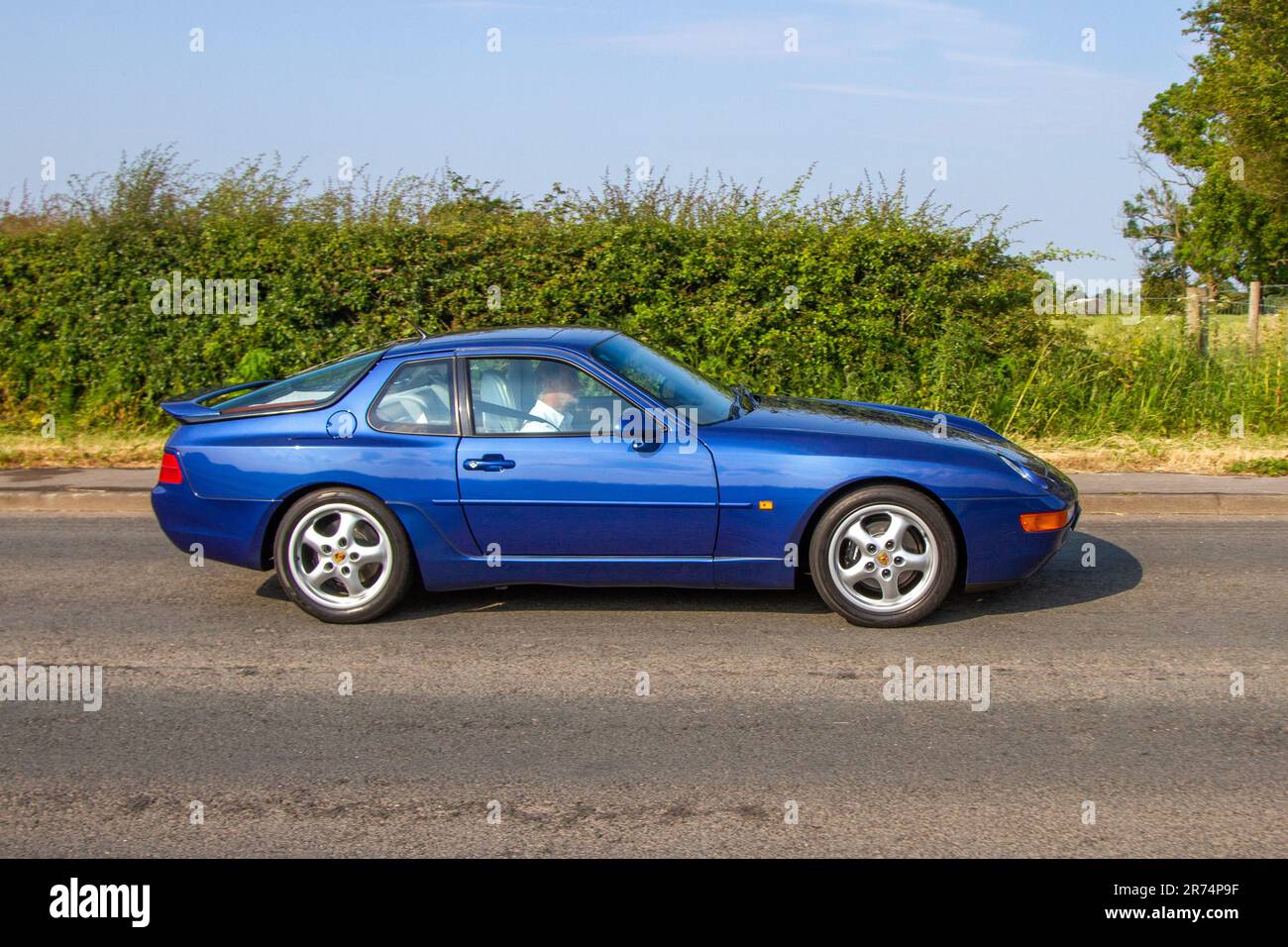 1994 90er Jahre Blue Benzingas 3000 ccm PORSCHE; auf der Classic & Performance Motor Show im Hoghton Tower; Supercar Showtime Juni 2023 Stockfoto