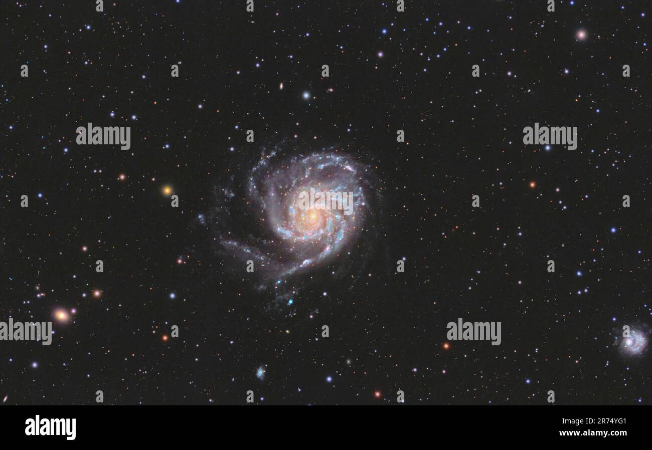 Messier 101 (auch NGC 5457, Pinwheel Galaxy oder Firewheel Galaxy genannt) ist eine spiralförmige Galaxie in der Konstellation des Großen Bären Stockfoto