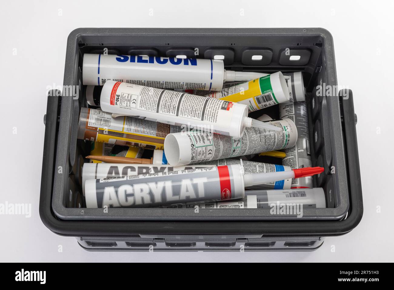 Silikonfugen erneuern Fotos und Bildmaterial in hoher Auflösung Alamy