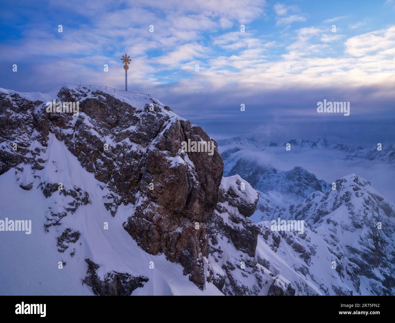 Wintermorgen auf der Zugspitze Stockfoto