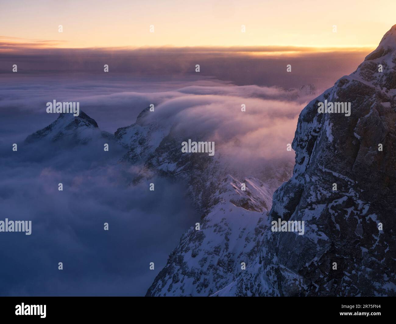 Wintermorgen auf der Zugspitze Stockfoto