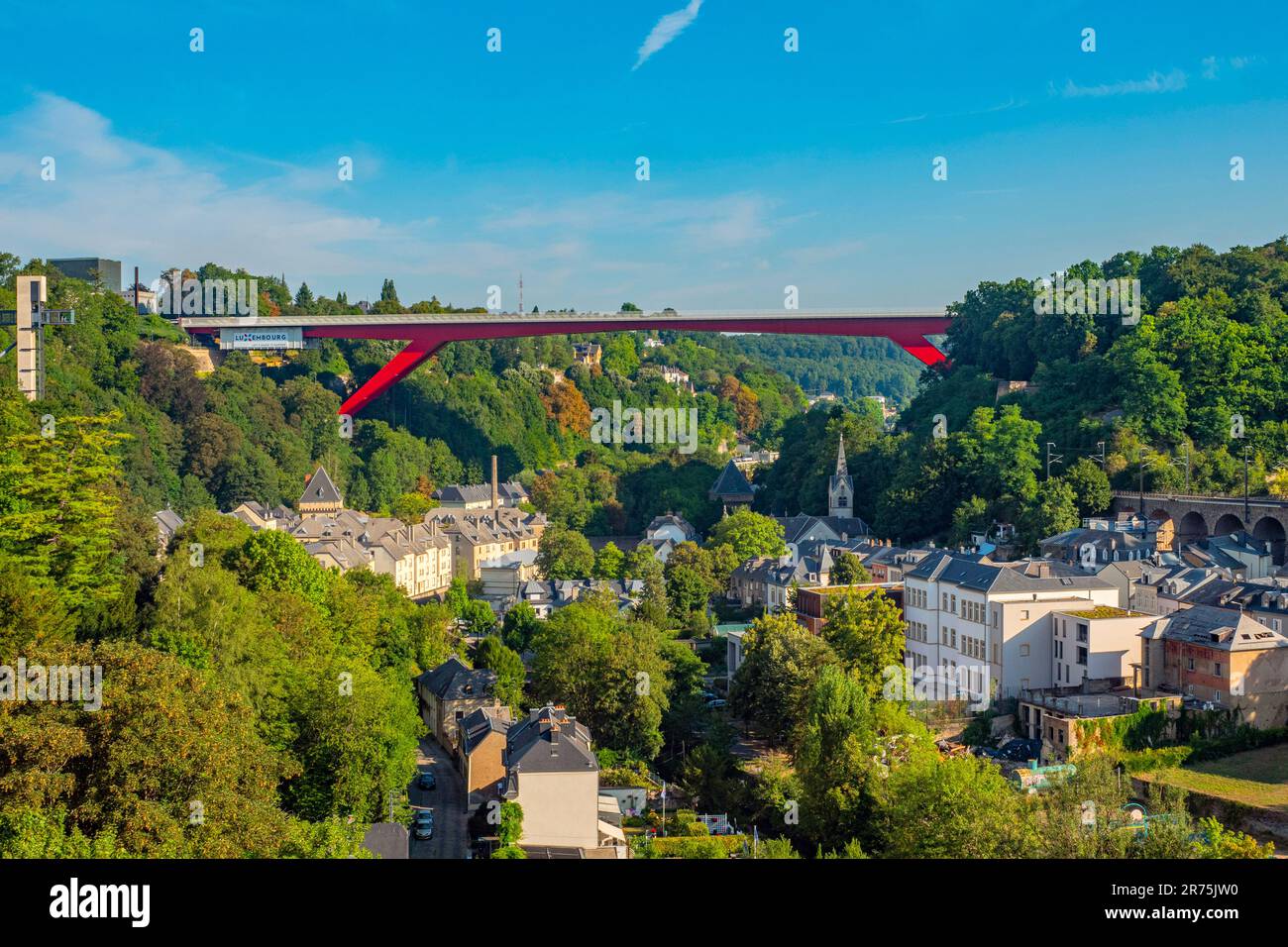 Pfaffenthal und Großherzogin Charlotte Bridge, Luxemburg-Stadt, Benelux, Benelux-Länder, Luxemburg Stockfoto