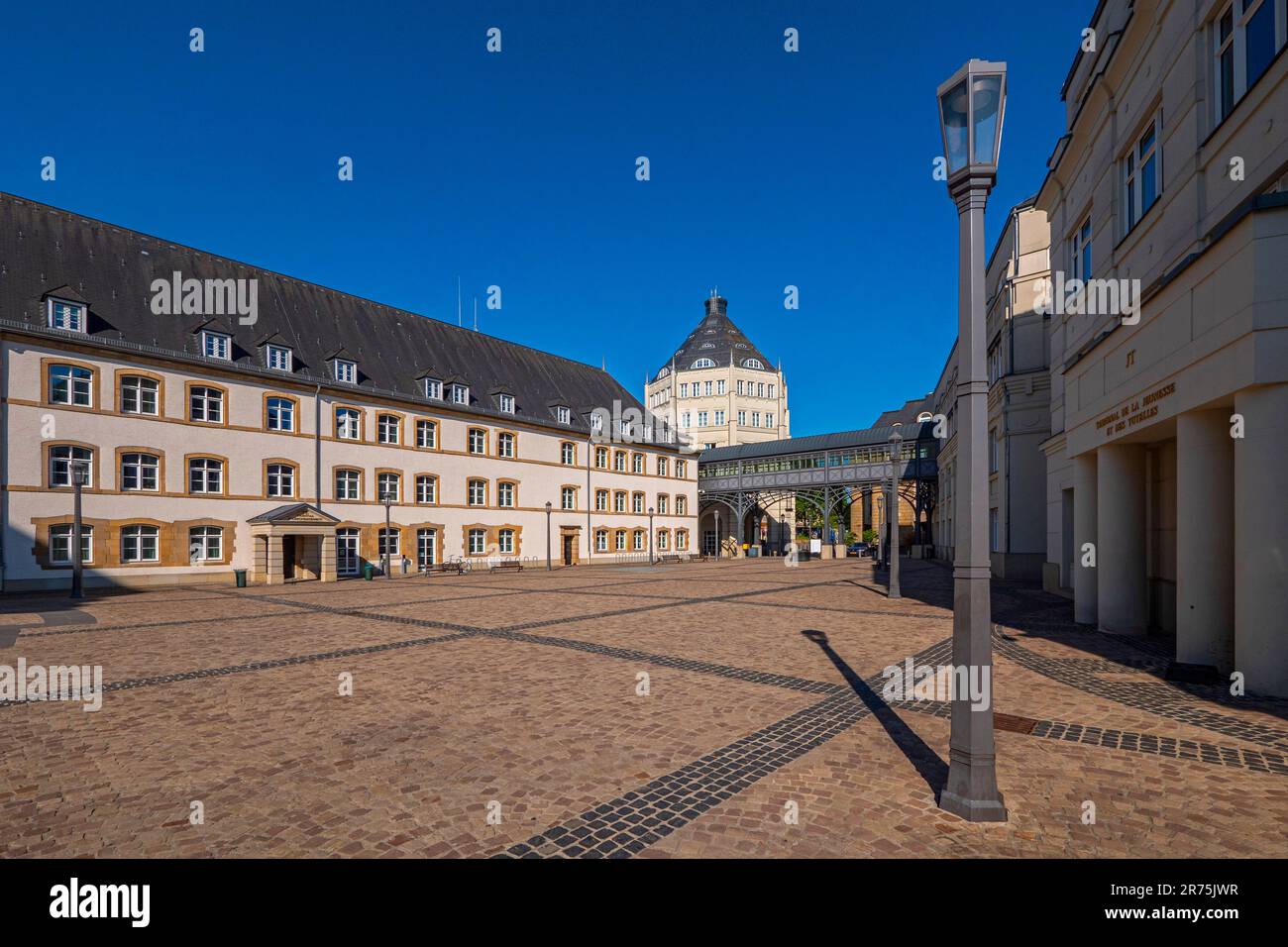 Gerichtsgebäude auf der Plateau Street Esprit, Luxemburg-Stadt, Benelux, Benelux-Länder, Luxemburg Stockfoto