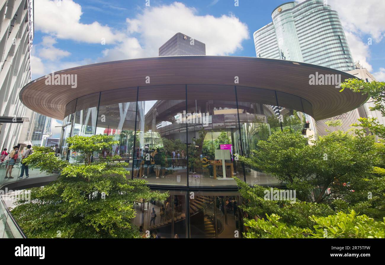 Bangkok, Thailand - 10. Juni 2023: Apple Store im Einkaufszentrum Central World Bangkok. Apple's Flagship Stores in Thailand. Stockfoto