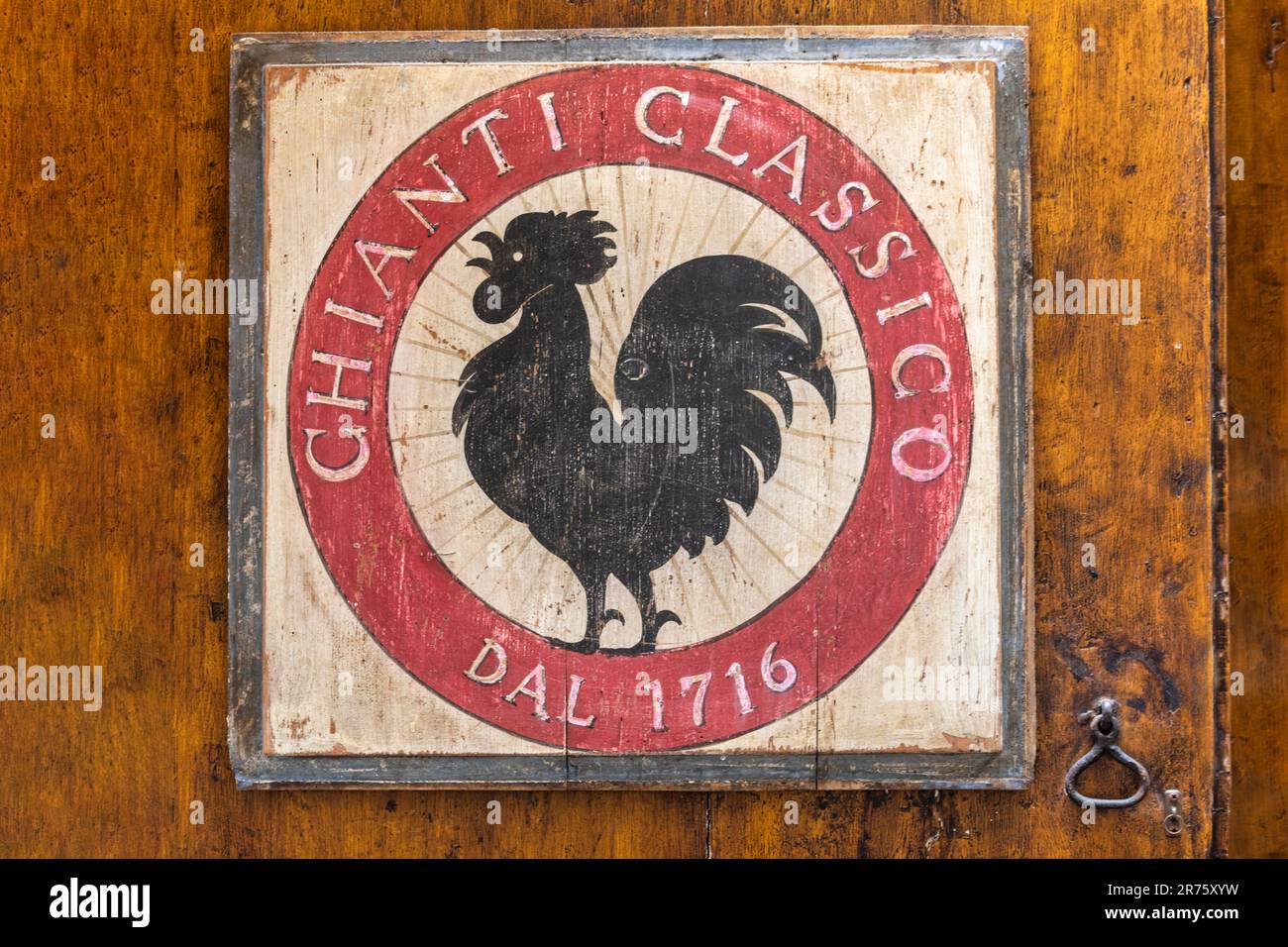 Italien, die Toskana, der schwarze Hahn ist das Symbol des klassischen Chianti-Weins Stockfoto