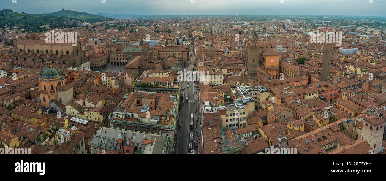 Italien, Bologna, Blick von Torre Asinelli, Via Rizzoli Stockfoto