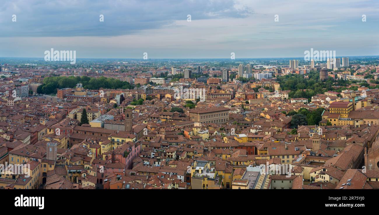Italien, Bologna, Stadtübersicht, Blick von Torre Asinelli Stockfoto